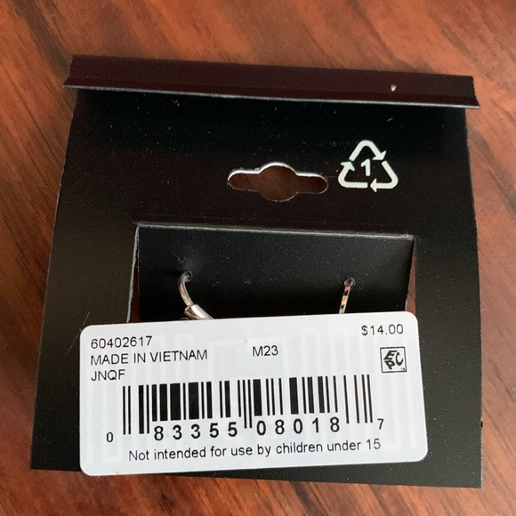 NWT Napier silver tone black stone earrings - Picture 2 of 2